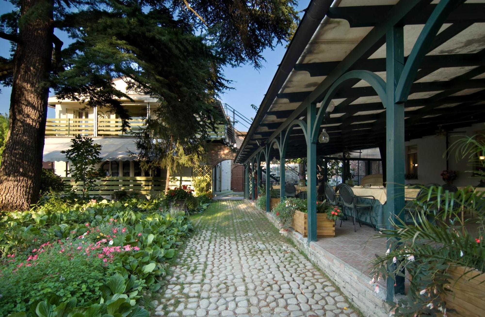 Malpassuti Resort Carbonara Scrivia Exterior foto